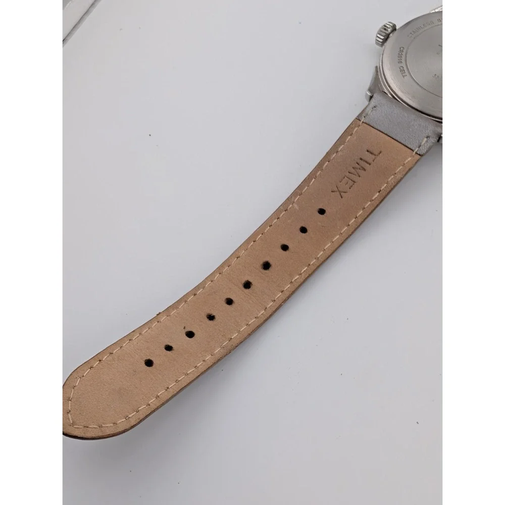 Timex Briarwood Women's Watch 40mm Case Silver Leather Band- New Battery